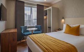 Eyre Square Hotel  3*